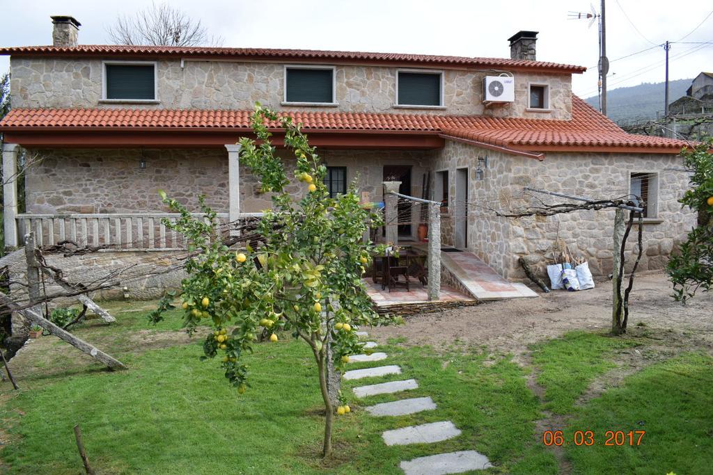 Casa Rural Os Carballos Pensionat Pontevedra Exteriör bild